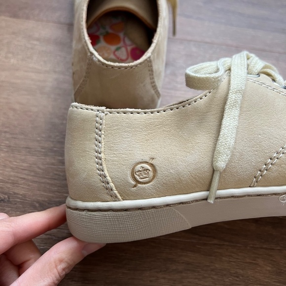 NWOT BORN Kai Tan Leather Comfort Sneaker Sz 6 - Picture 10 of 15